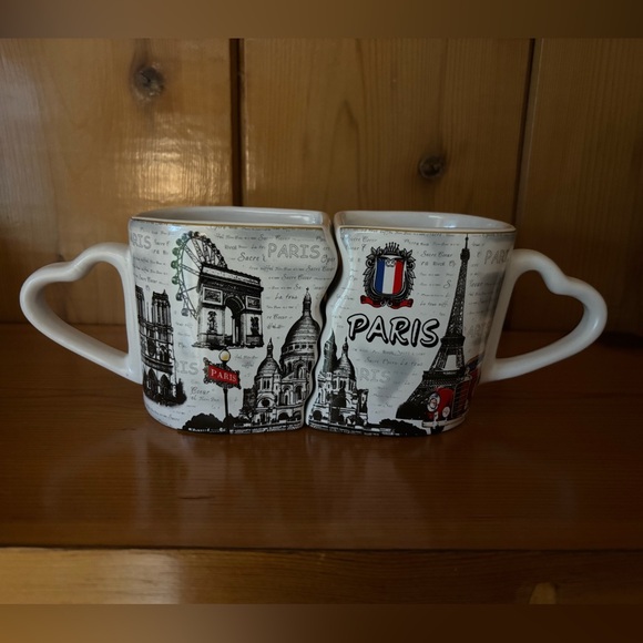 Paris Themed Heart Handle Mugs, set of 2 from France - Picture 3 of 13